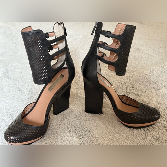 BCBGMAXAZRIA Runway Heels - Picture 6 of 12